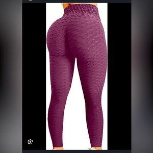 NWOT Lure purple scrunch butt Brazilian leggings, M